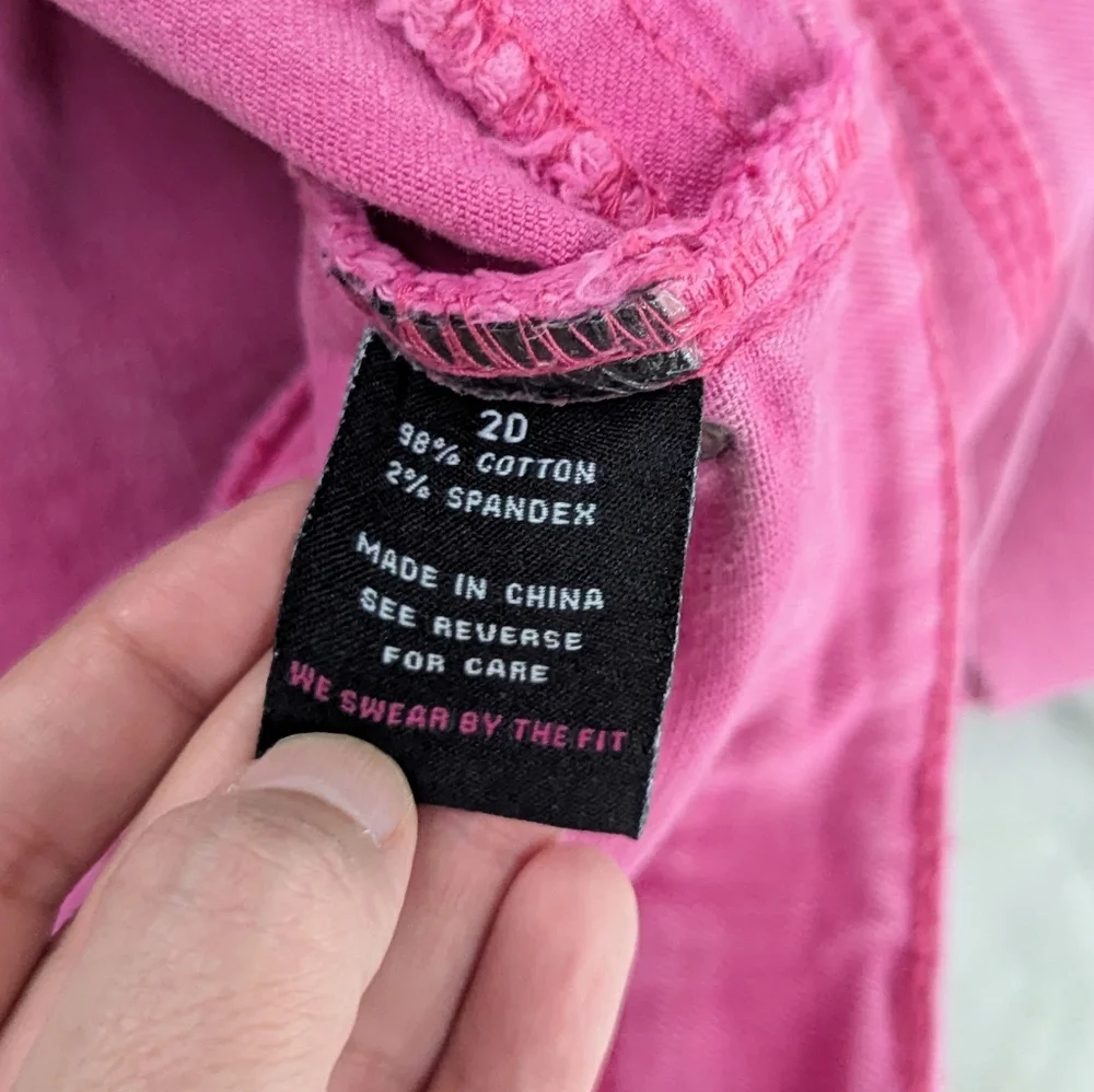 Torrid Denim Shorts Mid Rise Cuffed Hem Patch Pockets Stretch Hot Pink 20 - Picture 7 of 10